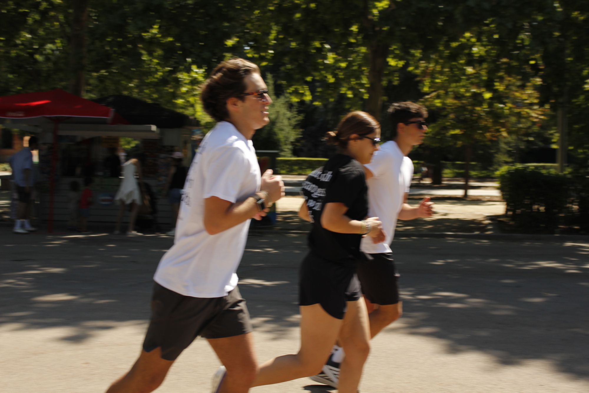 Grupo de Inner Club corriendo por el Retiro, Madrid